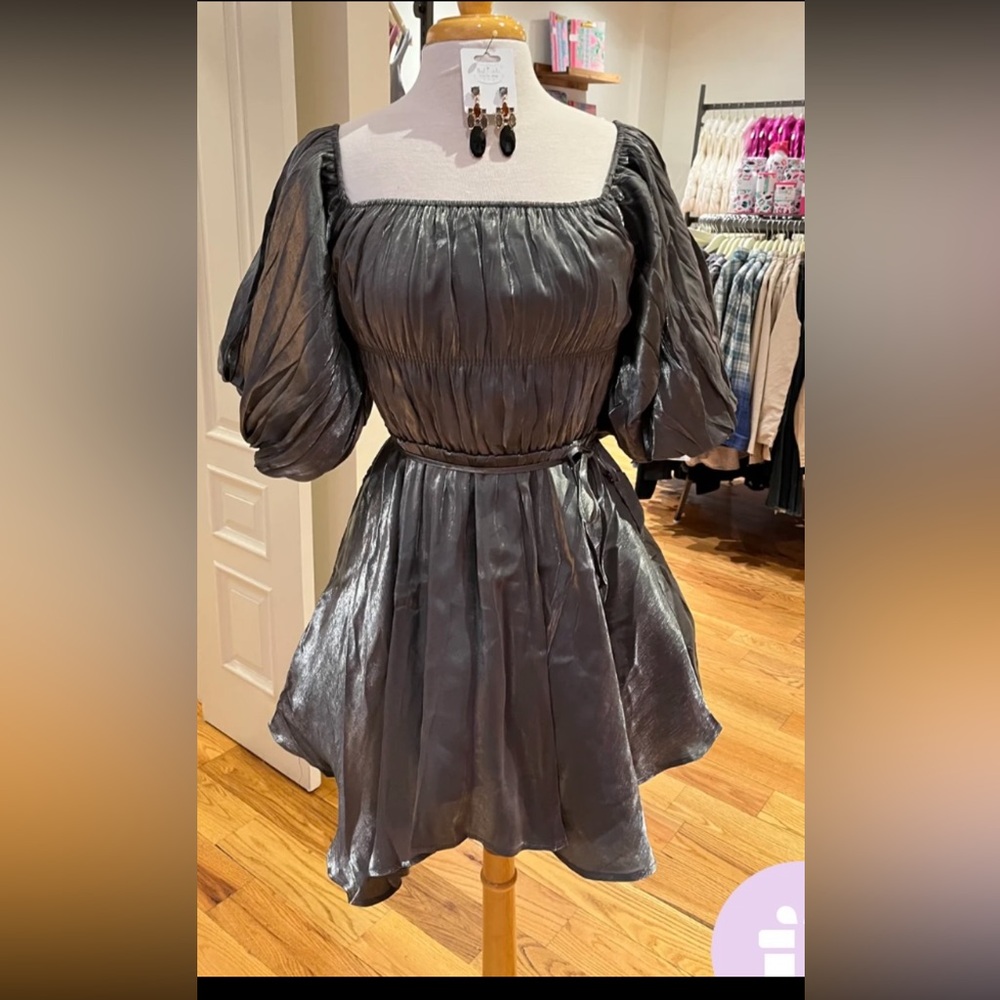 Brand NEW WITH TAGS SIZE M